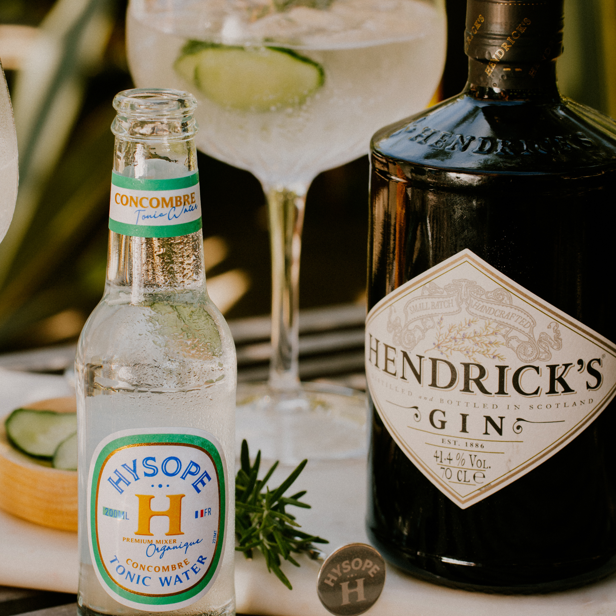 Gin Tonic Concombre : un twist hyper frais qui change du gin tonic classique avec du Tonic Water Concombre Hysope et du gin Hendrick's