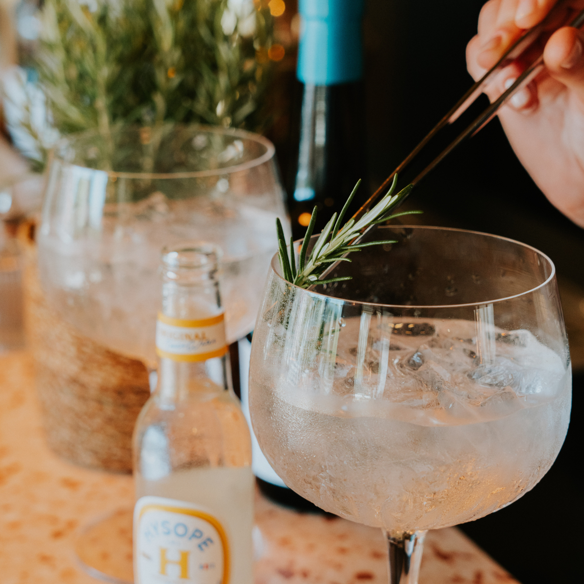 Le Brin de romarin : la final touch de notre gin tonic français signé Hysope et Drouin