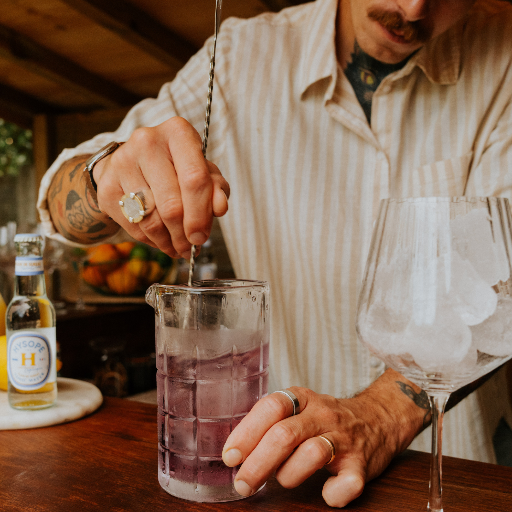 Notre recette du Hugo Spritz avec le tonic Water Fleur de Sureau Hysope : le cocktail ultra tendance et on comprend pourquoi !