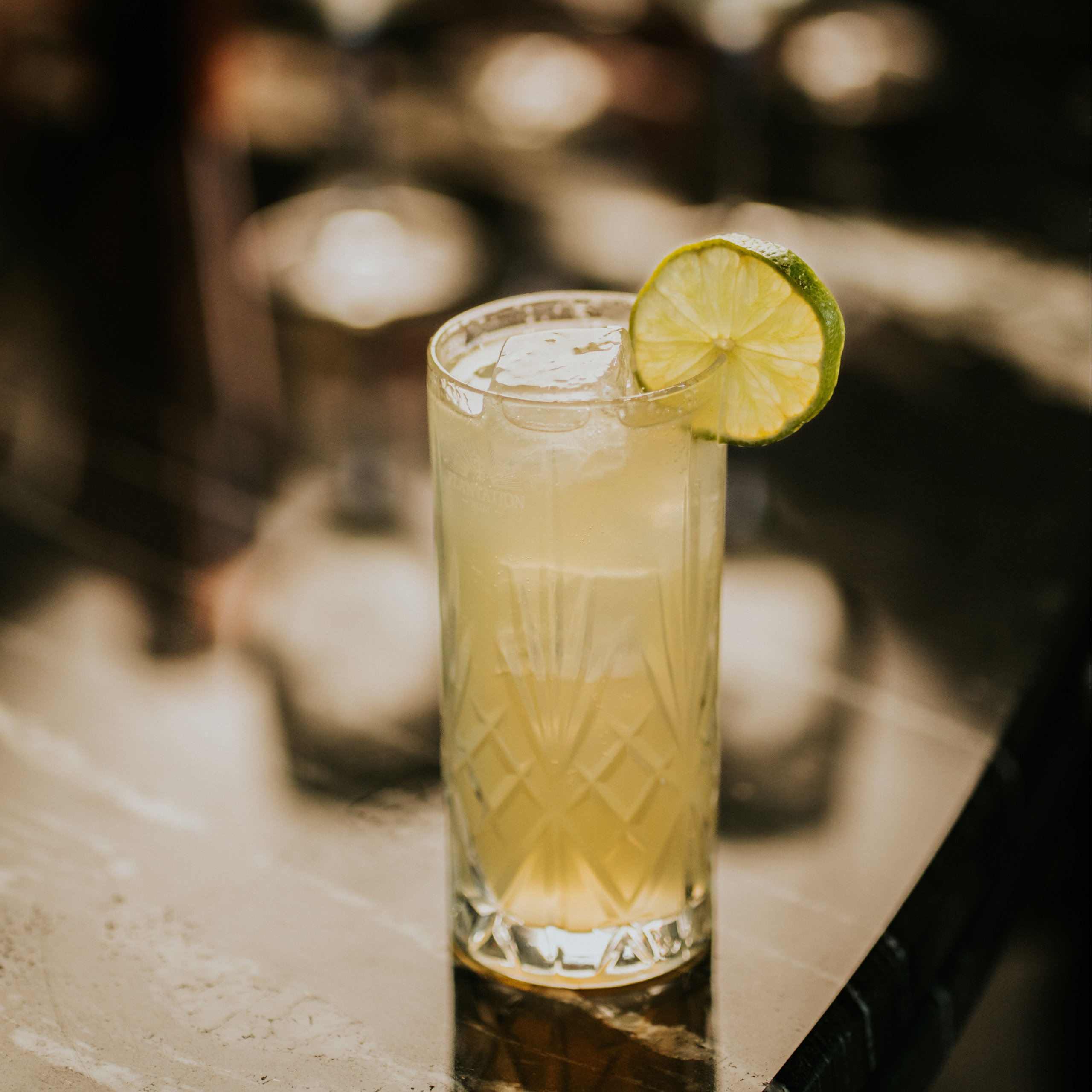 Joli cocktail Dark and Stormy signé Hysope et Planteray